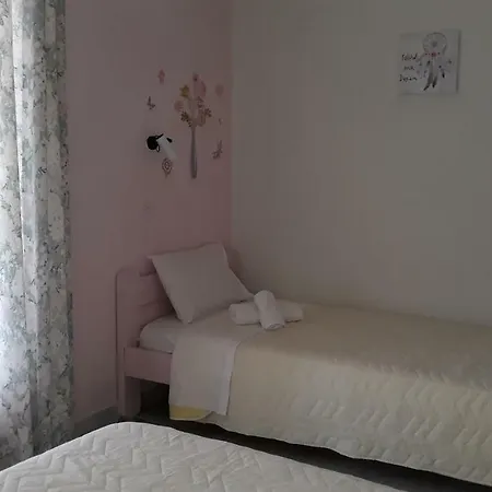 Apartament Laloudaki *